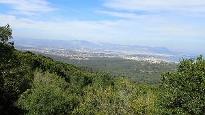 13  au loin le Mont Faron et Toulon.